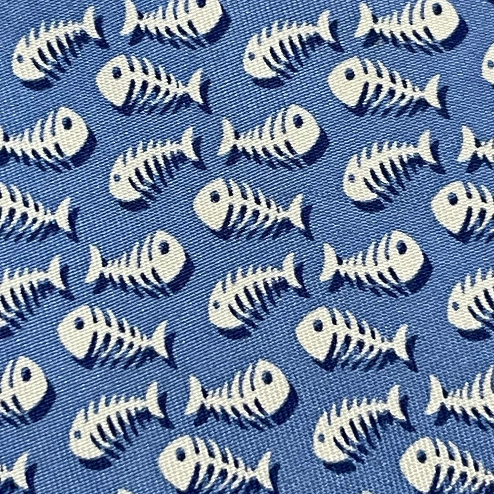 Vineyard Vines Silk Tie Mens Blue White Fishbone Skeleton Nautical Preppy